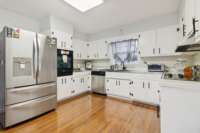 310 Oak Street, North Aurora, IL 60542