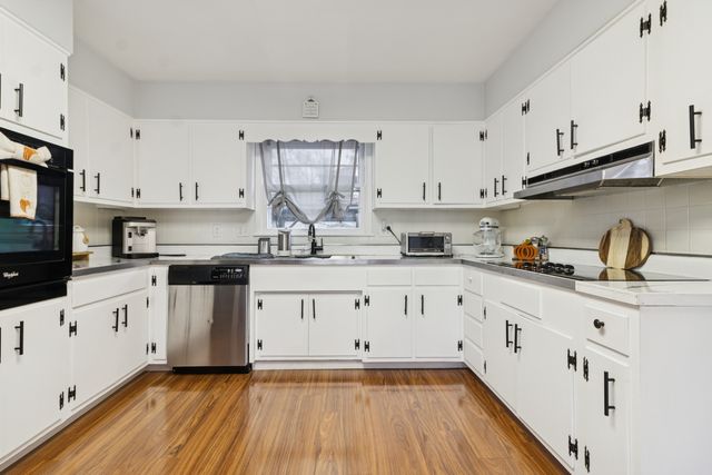 310 Oak Street, North Aurora, IL 60542