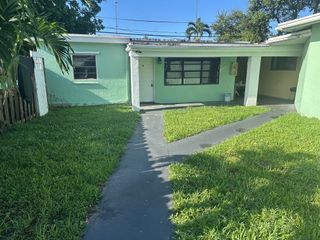 6128 SW 40th Street E, Miramar, FL 33023