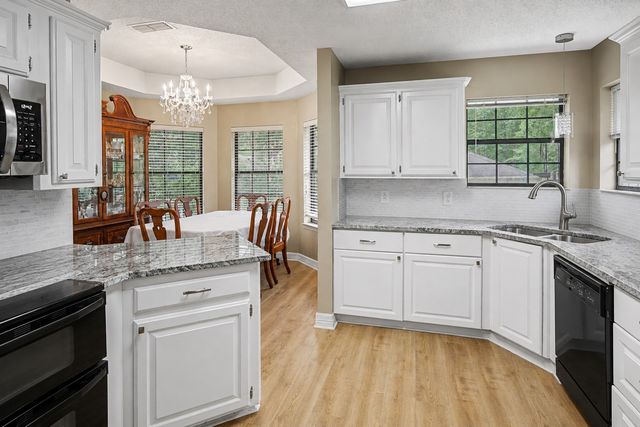 108 Old Barn Circle, Holly Lake Ranch, TX 75765