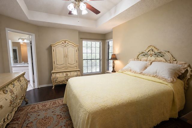 108 Old Barn Circle, Holly Lake Ranch, TX 75765