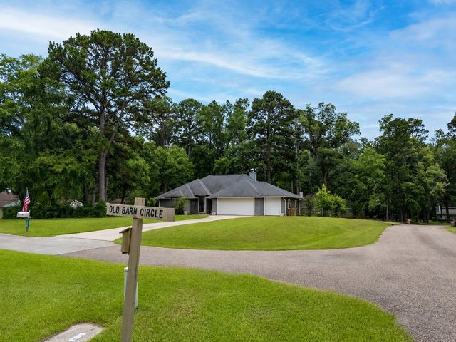 108 Old Barn Circle, Holly Lake Ranch, TX 75765