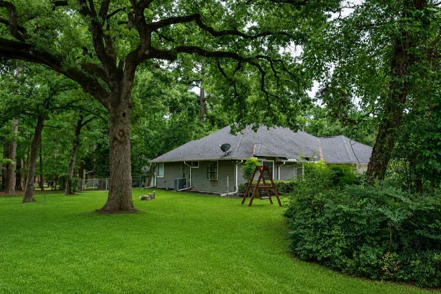 108 Old Barn Circle, Holly Lake Ranch, TX 75765