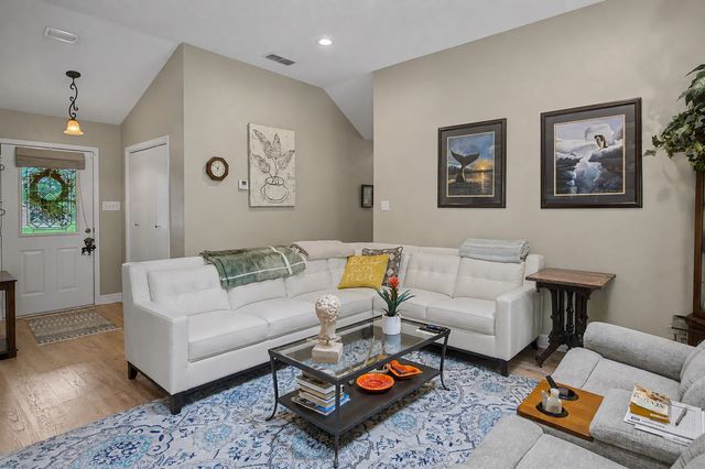 108 Old Barn Circle, Holly Lake Ranch, TX 75765