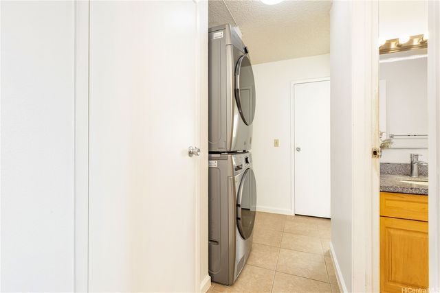 92-1140 Panana Street 101, Kapolei, HI 96707