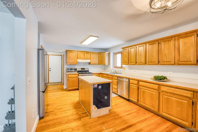 13659 Windmoor Drive, Green Oak Township, MI 48178