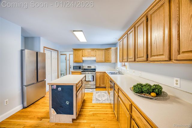 13659 Windmoor Drive, Green Oak Township, MI 48178