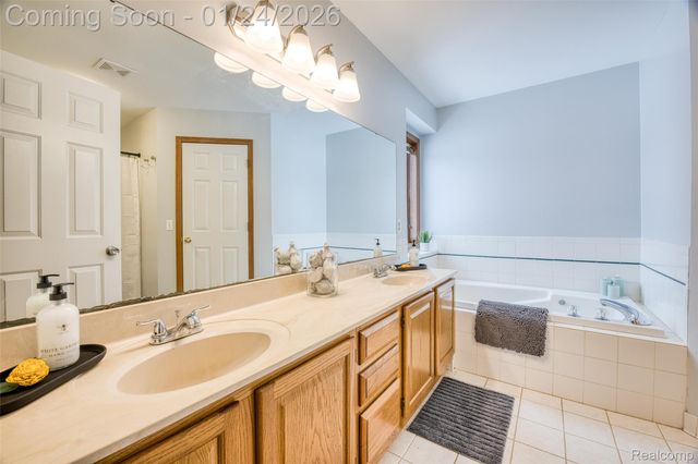 13659 Windmoor Drive, Green Oak Township, MI 48178