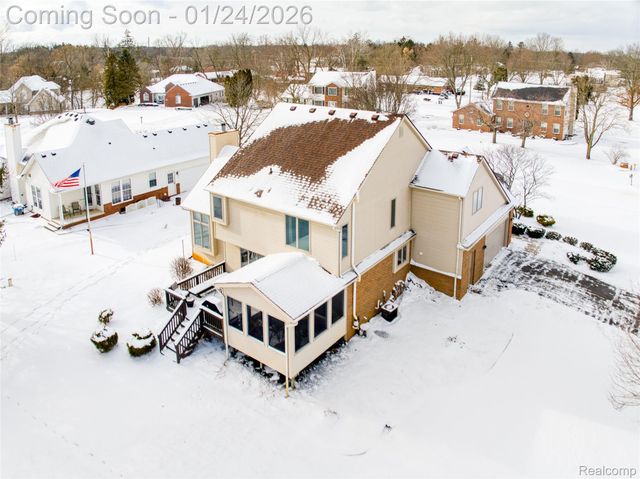 13659 Windmoor Drive, Green Oak Township, MI 48178