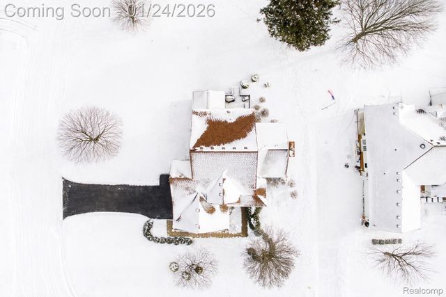 13659 Windmoor Drive, Green Oak Township, MI 48178