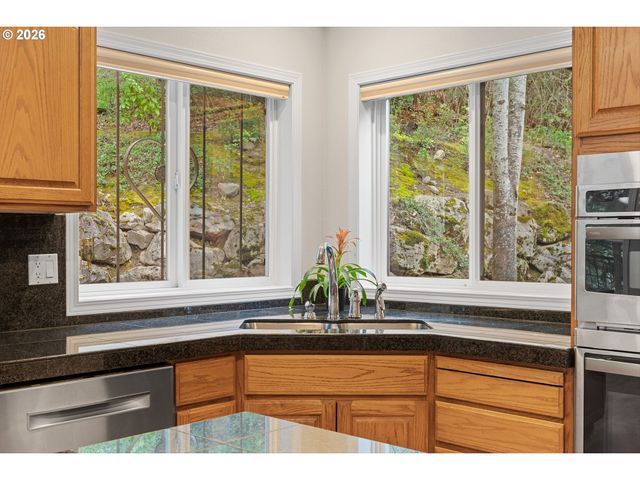 16623 Sw TIMBERLAND Dr, Beaverton, OR 97007