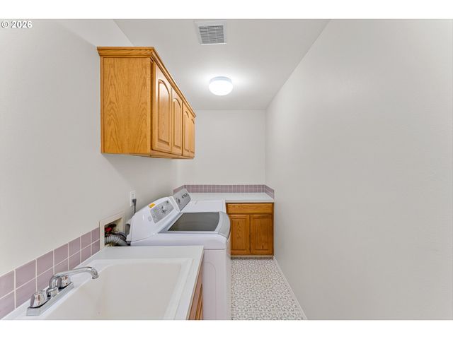 16623 Sw TIMBERLAND Dr, Beaverton, OR 97007