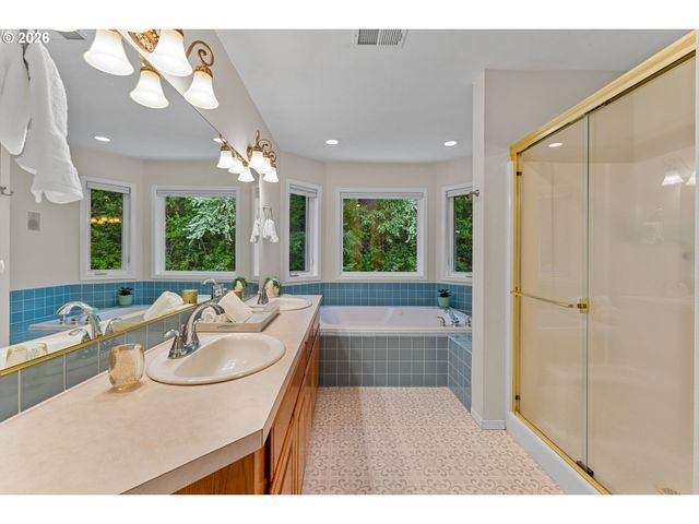 16623 Sw TIMBERLAND Dr, Beaverton, OR 97007