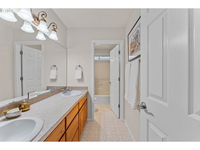 16623 Sw TIMBERLAND Dr, Beaverton, OR 97007