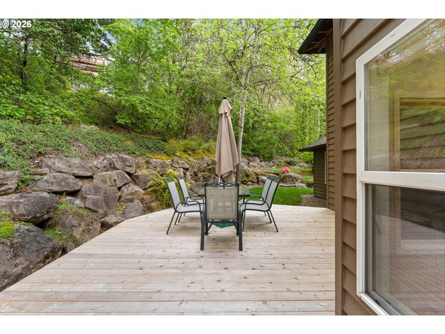 16623 Sw TIMBERLAND Dr, Beaverton, OR 97007