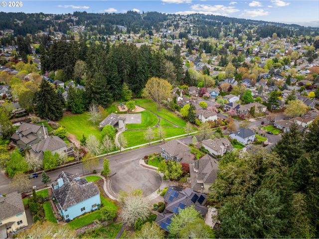 16623 Sw TIMBERLAND Dr, Beaverton, OR 97007