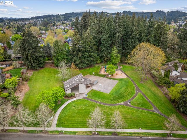 16623 Sw TIMBERLAND Dr, Beaverton, OR 97007