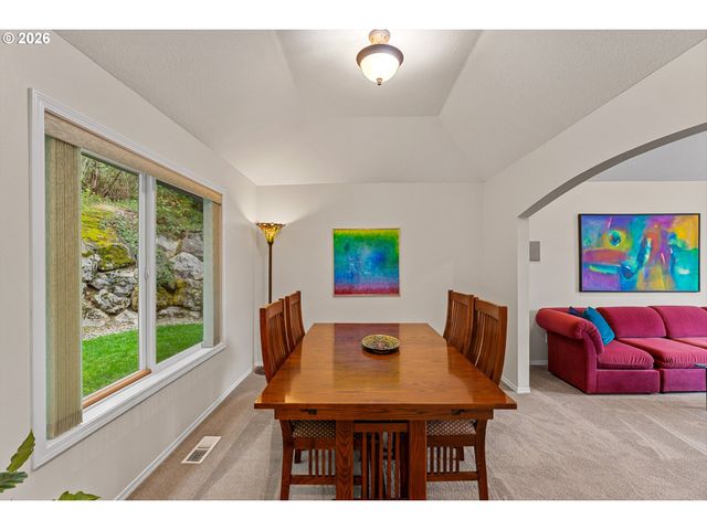 16623 Sw TIMBERLAND Dr, Beaverton, OR 97007