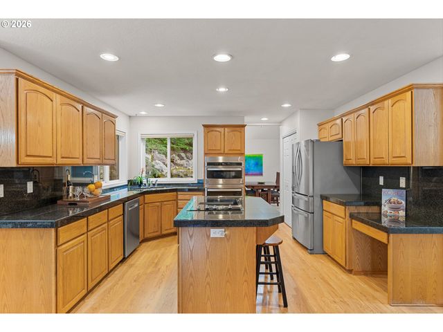 16623 Sw TIMBERLAND Dr, Beaverton, OR 97007