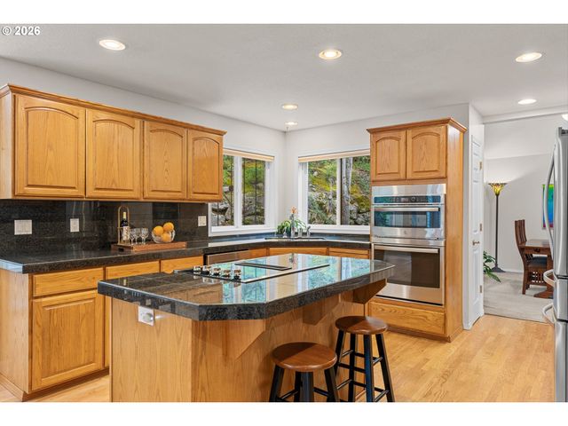 16623 Sw TIMBERLAND Dr, Beaverton, OR 97007