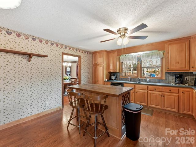 10803 Chestnut Hill Drive, Matthews, NC 28105