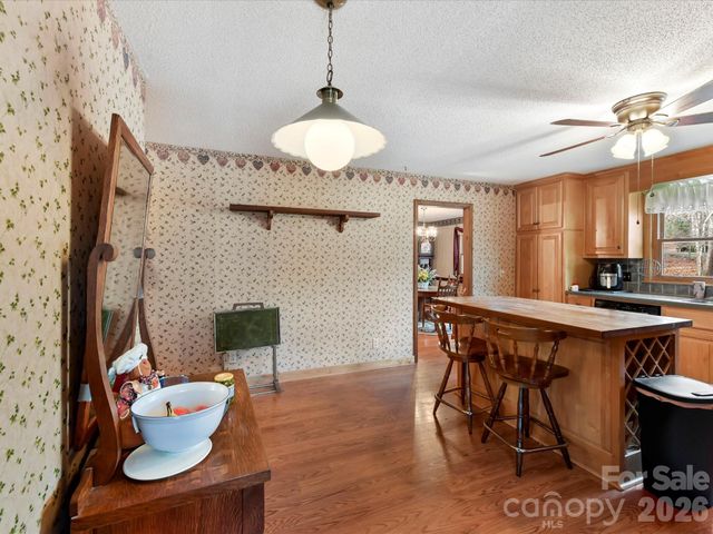 10803 Chestnut Hill Drive, Matthews, NC 28105