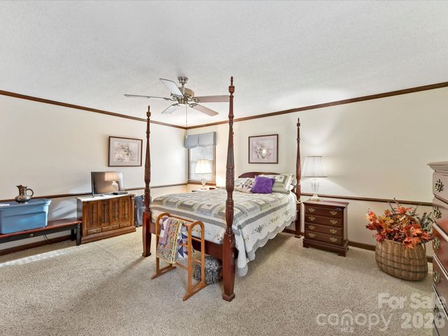 10803 Chestnut Hill Drive, Matthews, NC 28105