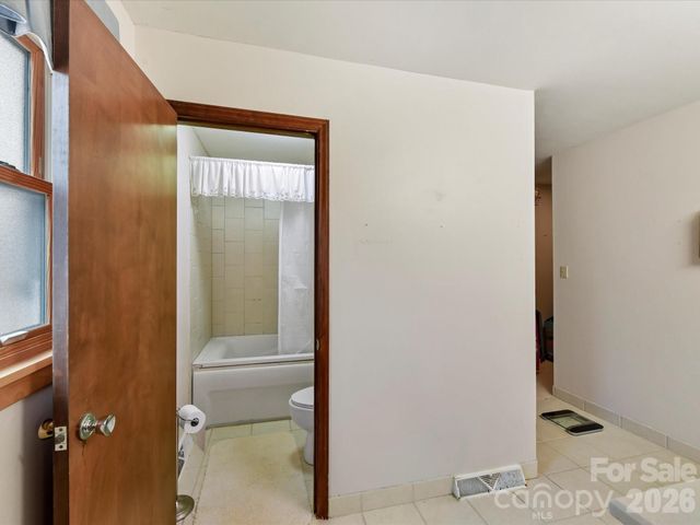 10803 Chestnut Hill Drive, Matthews, NC 28105