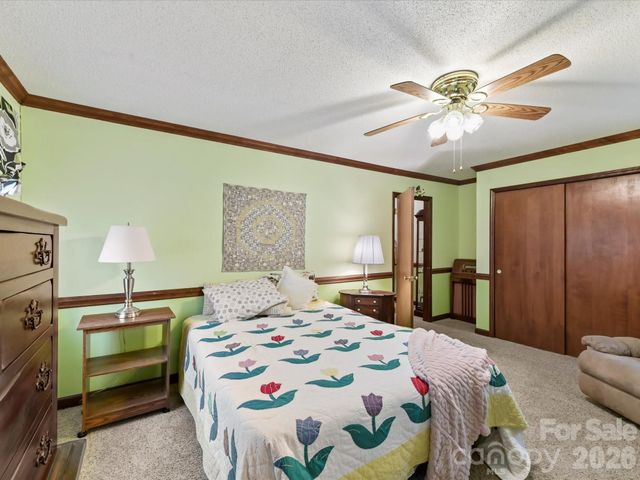 10803 Chestnut Hill Drive, Matthews, NC 28105