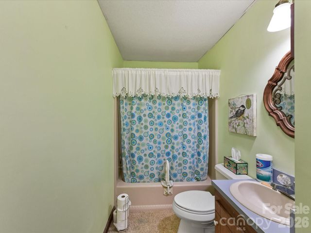 10803 Chestnut Hill Drive, Matthews, NC 28105