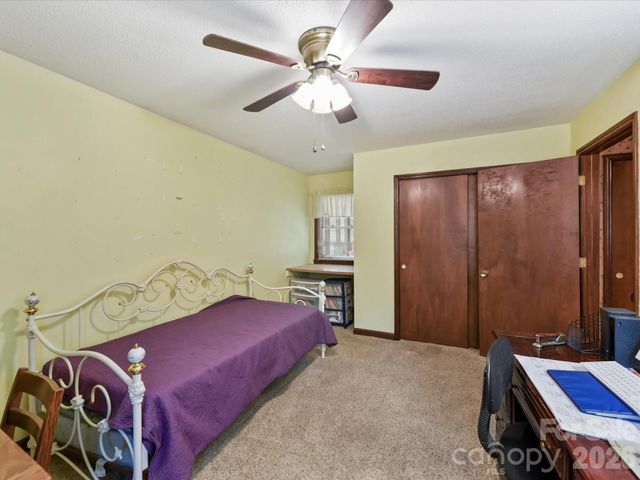 10803 Chestnut Hill Drive, Matthews, NC 28105