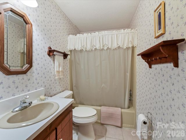 10803 Chestnut Hill Drive, Matthews, NC 28105