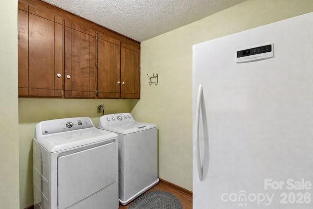 10803 Chestnut Hill Drive, Matthews, NC 28105