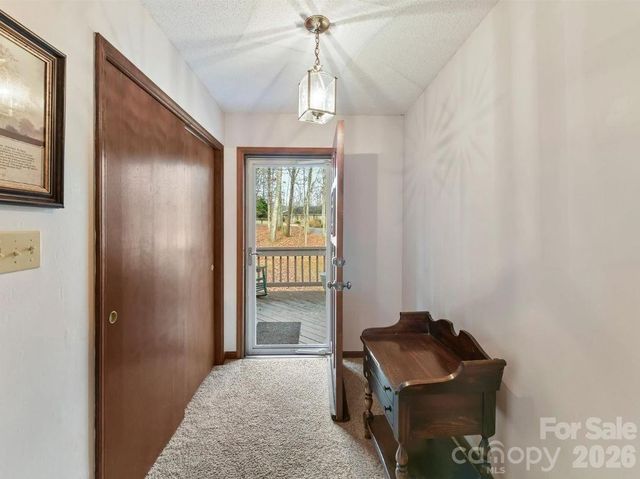 10803 Chestnut Hill Drive, Matthews, NC 28105