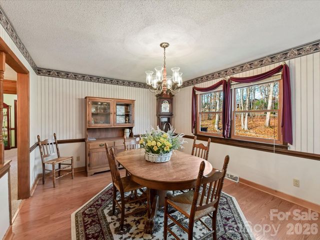 10803 Chestnut Hill Drive, Matthews, NC 28105