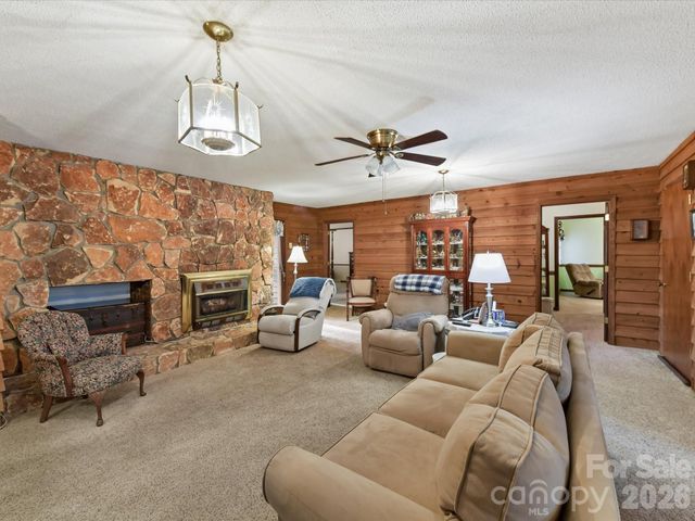 10803 Chestnut Hill Drive, Matthews, NC 28105