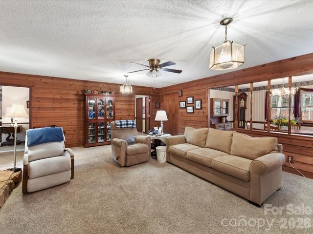 10803 Chestnut Hill Drive, Matthews, NC 28105