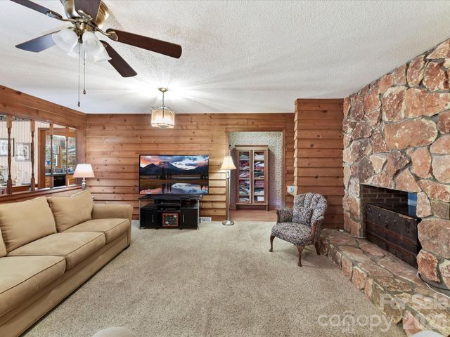 10803 Chestnut Hill Drive, Matthews, NC 28105