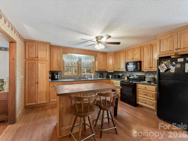 10803 Chestnut Hill Drive, Matthews, NC 28105