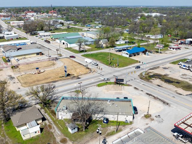 111 S Ash Street, Nowata, OK 74048
