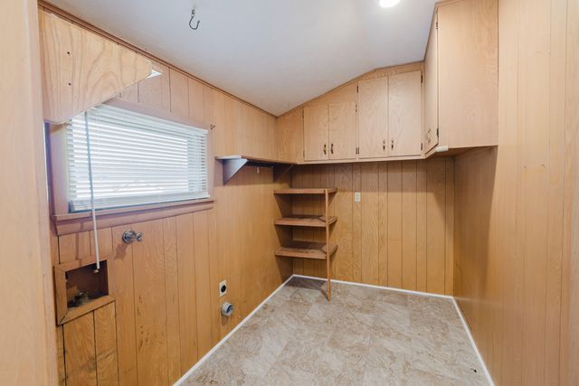 3333 N Delaware Avenue, Springfield, MO 65803