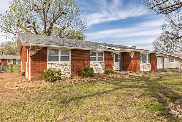 3333 N Delaware Avenue, Springfield, MO 65803