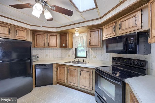 36 MAPLE AVE, Manheim, PA 17545