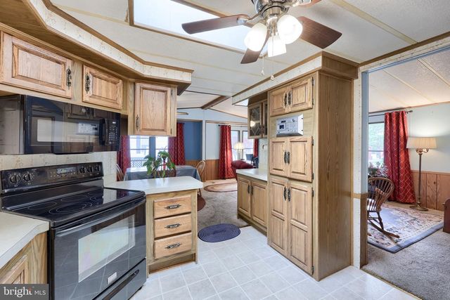 36 MAPLE AVE, Manheim, PA 17545