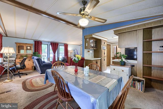36 MAPLE AVE, Manheim, PA 17545