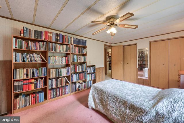 36 MAPLE AVE, Manheim, PA 17545