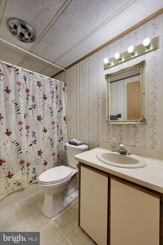 36 MAPLE AVE, Manheim, PA 17545