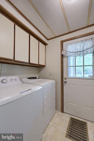 36 MAPLE AVE, Manheim, PA 17545