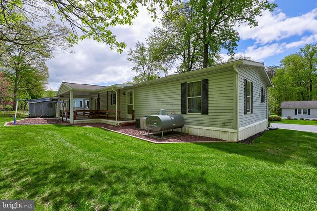 36 MAPLE AVE, Manheim, PA 17545