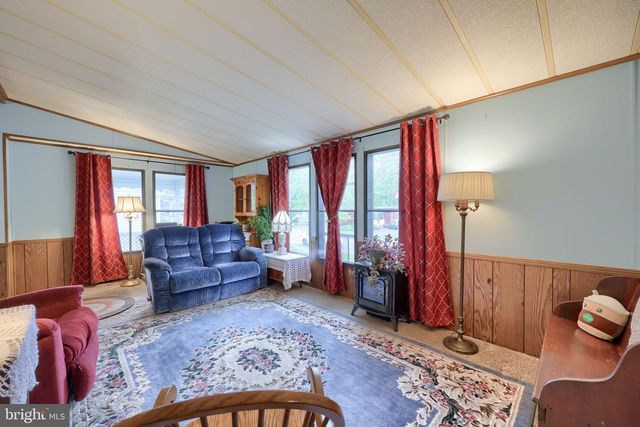 36 MAPLE AVE, Manheim, PA 17545
